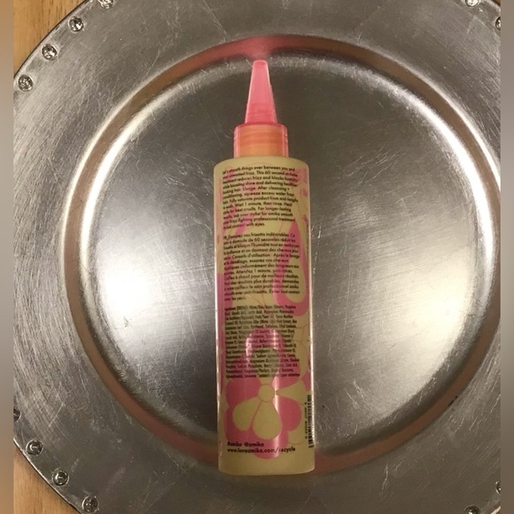 🌸 Amika Smooth Over Frizz Fighting Hair Treatment Mask 6.7oz 🌸 - Picture 3 of 4